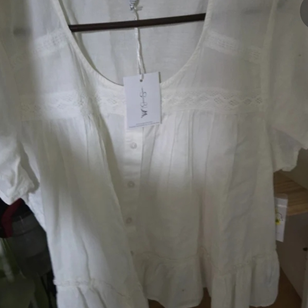 Brand New With Tags Jessica Simpson Cream Button-Front Peasant Blouse